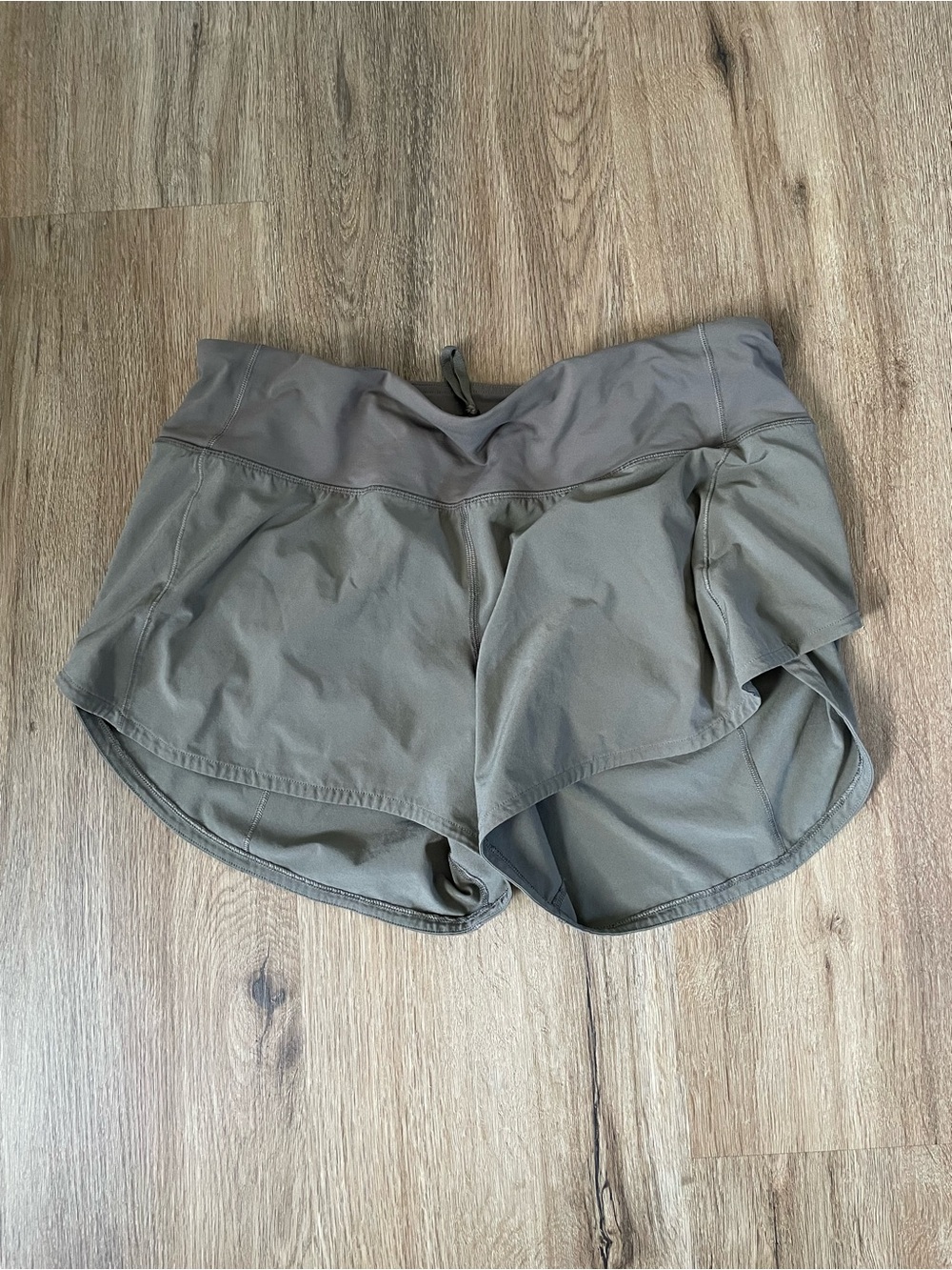 Lululemon shorts size 8